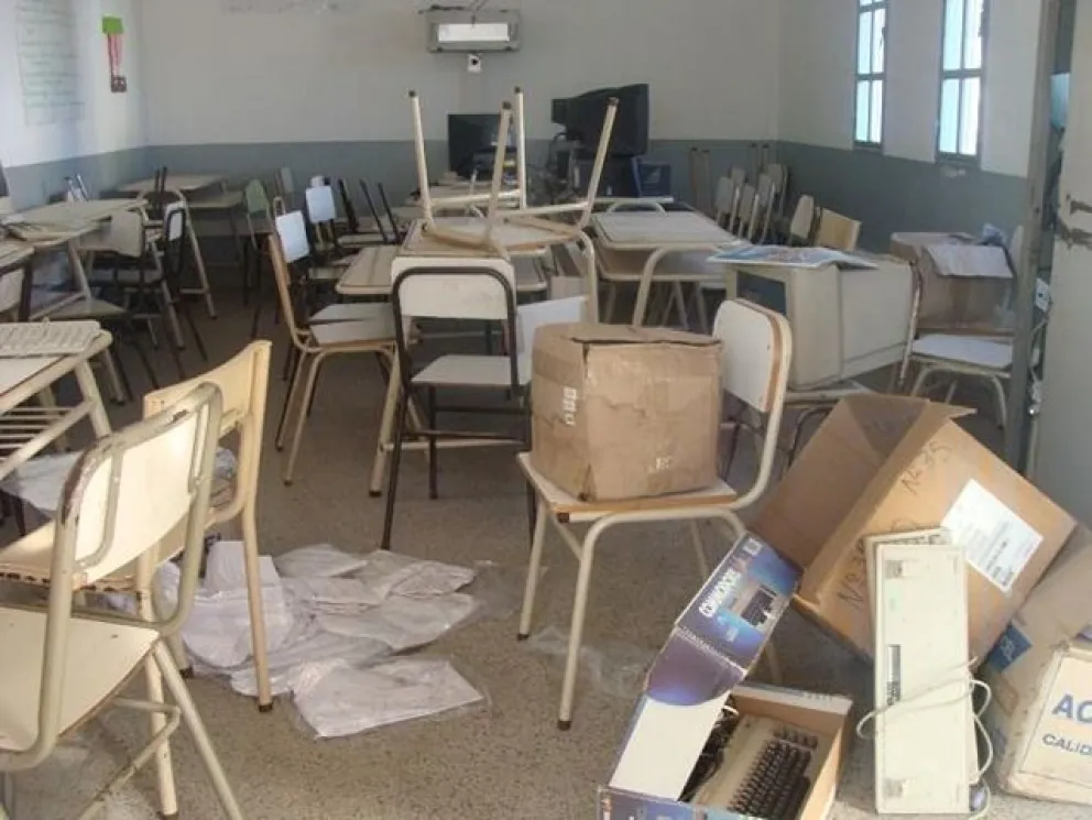 Delincuencia juvenil: salteño entró a una escuela y se robó todo