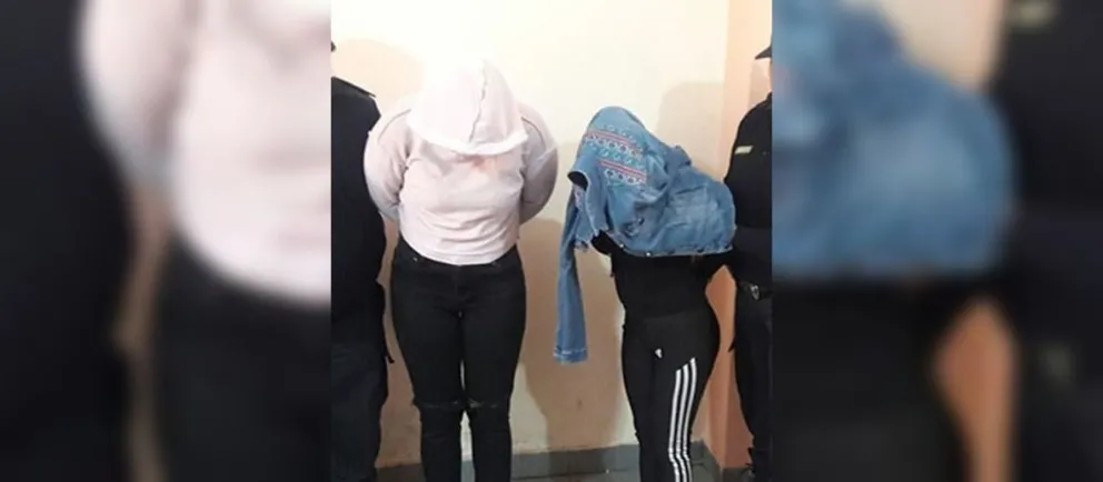 Madre e hija fueron encontradas haciendo algo terrible