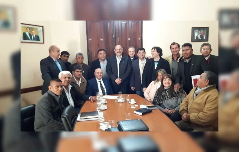 Sergio Leavy se reunió con los senadores provinciales del PJ