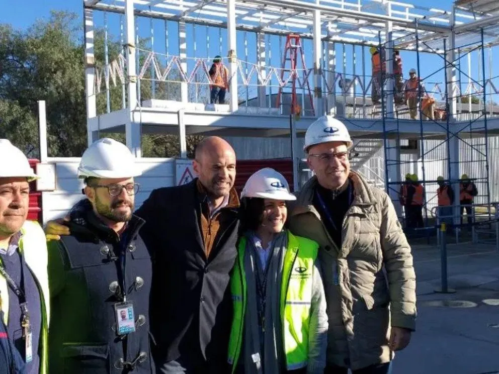 Guillermo Dietrich recorrió obras en el aeropuerto Martín Miguel de Güemes