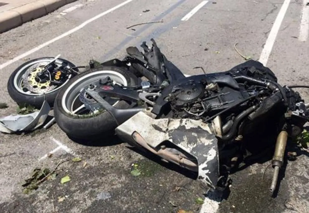 Un joven salteño murió tras chocar con su moto