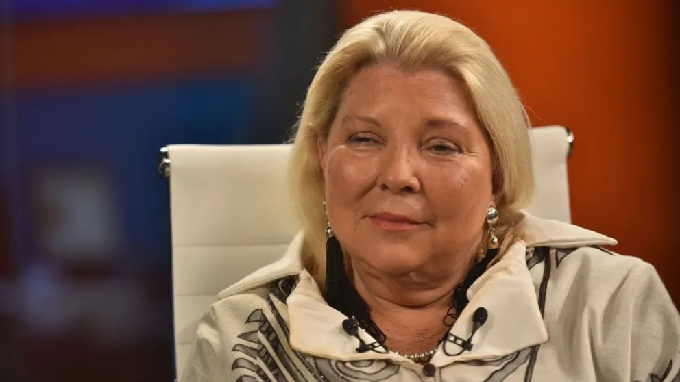 En medio de su regreso a Buenos Aires y tras sufrir un accidente isquémico, Elisa Carrió se expresó en redes