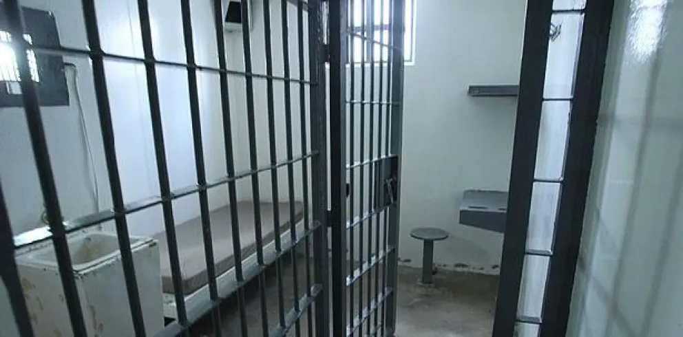 Policías descuidados: preso se escapó de una manera insólita
