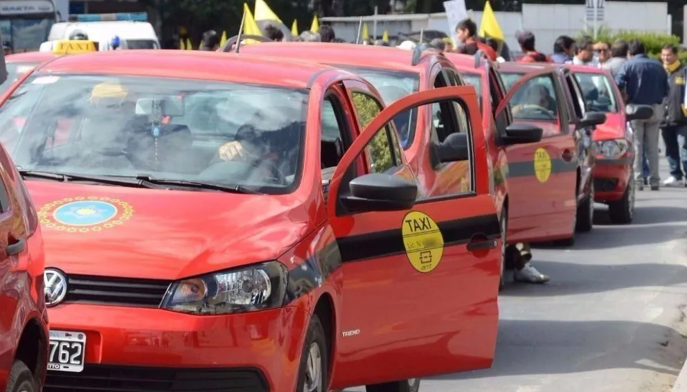 Aumentaron las tarifas de taxis y remises. ¿Cuánto vas a pagar?