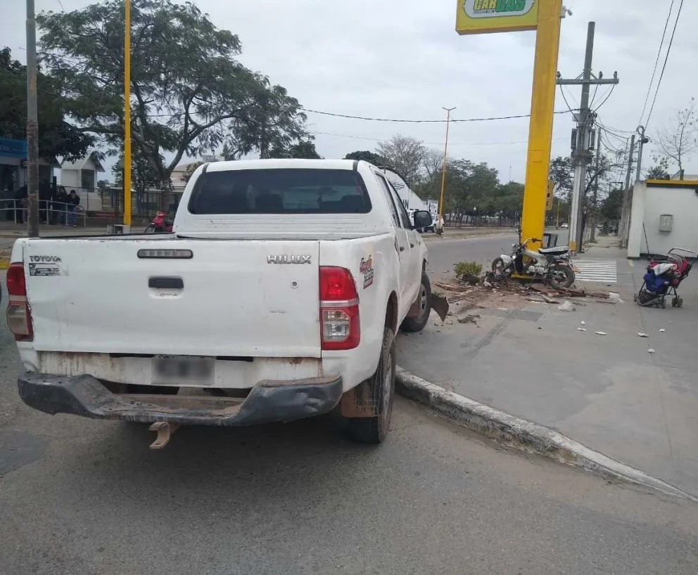 Dieron de alta al bebito que fue embestido por una camioneta junto a su mamá
