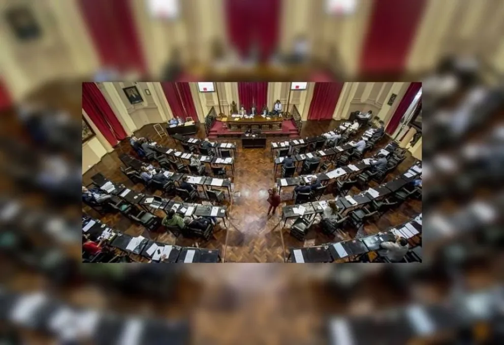 Anunció su candidatura a senador, pero enfrenta una grave denuncia por robo y usurpación