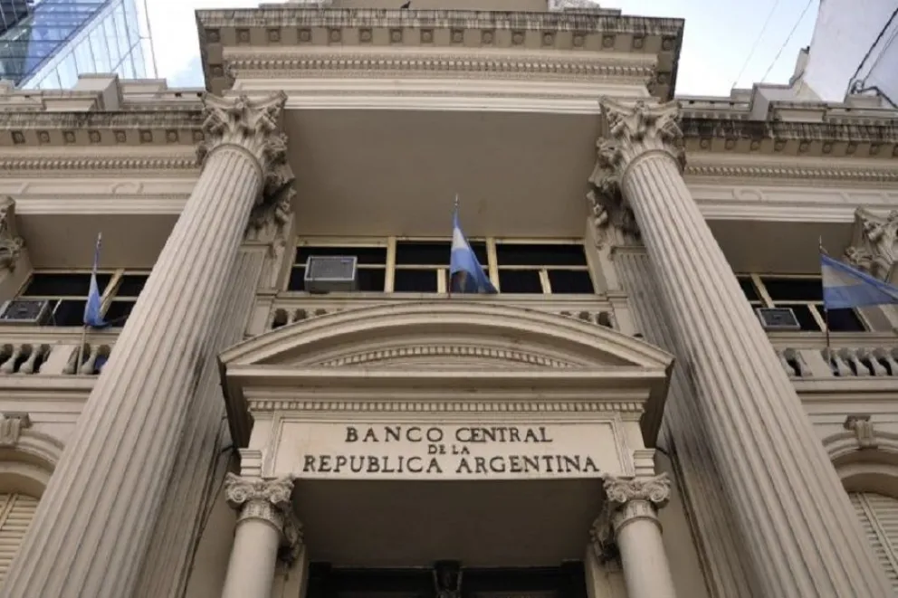 El Banco Central anuncia nuevas restricciones a las compras con tarjeta en dólares