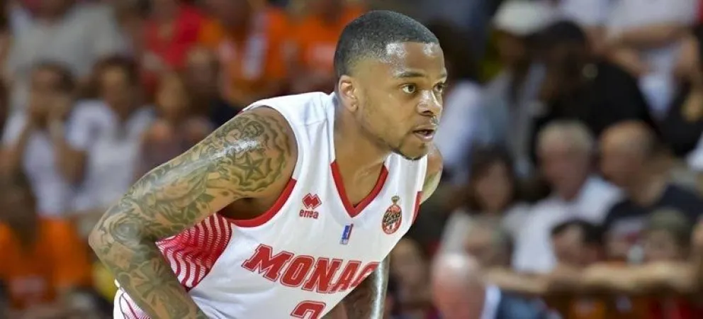 Polémico: jugador de básquet embarazado