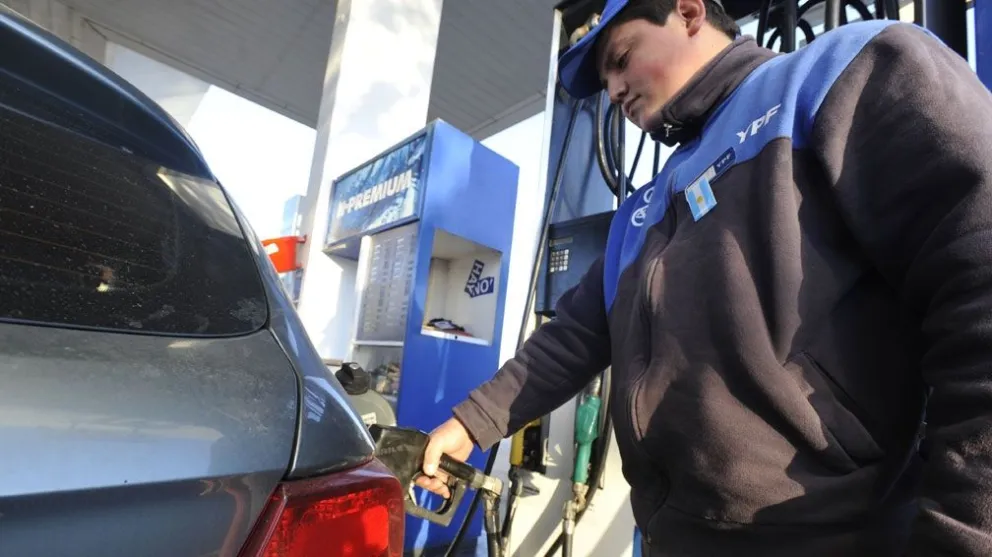 Otro golpe al bolsillo: entre hoy y mañana el precio de la nafta volverá a aumentar