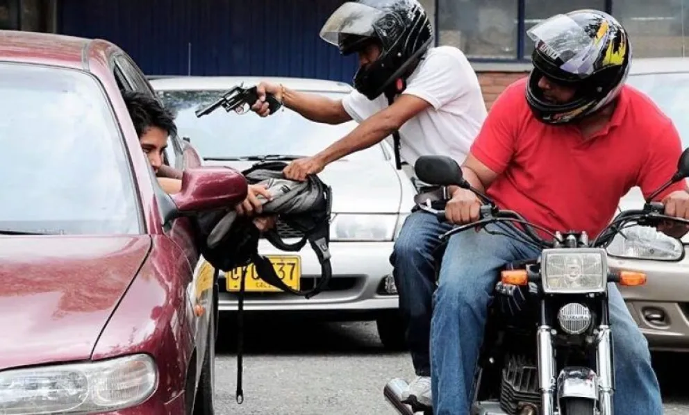Tremendo: el particular dispositivo con el que delincuentes roban autos sin que te des cuenta