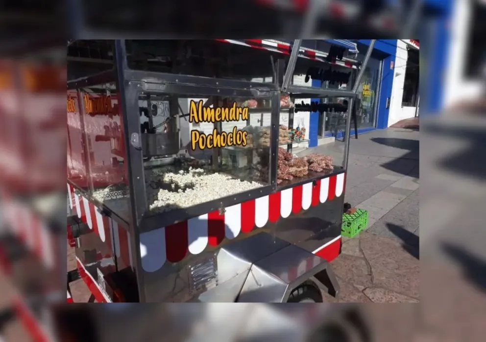 VIDEO. Indignante: robo en los carritos de pochoclossalteños en pleno centro