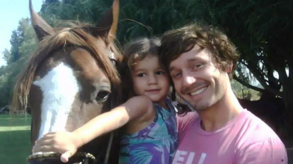 El emotivo posteo de Benjamín Vicuña a su hija Blanquita: "Tus alas que abrazan mi dolor..."