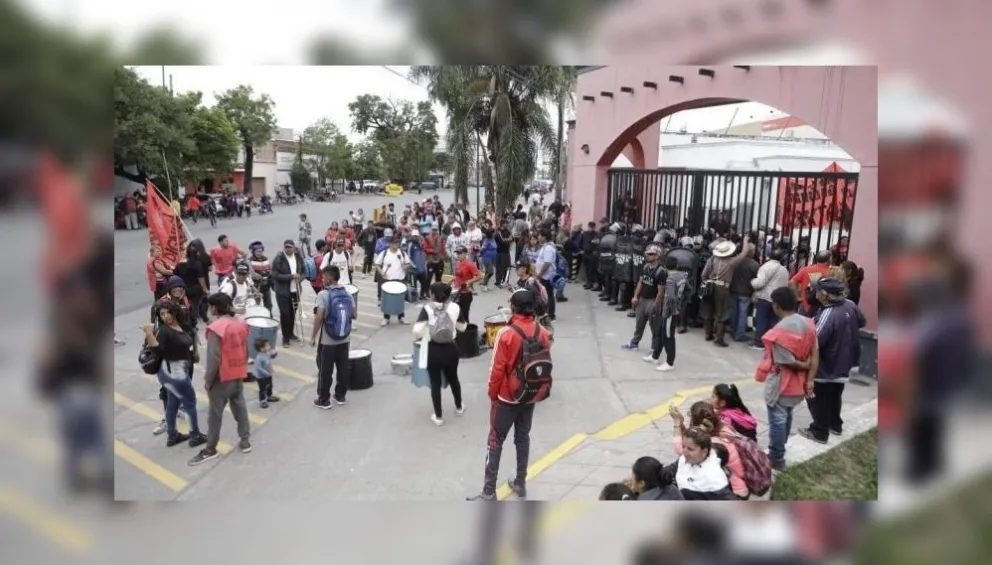Escándalo en el CCM para pedir asistencia alimentaria