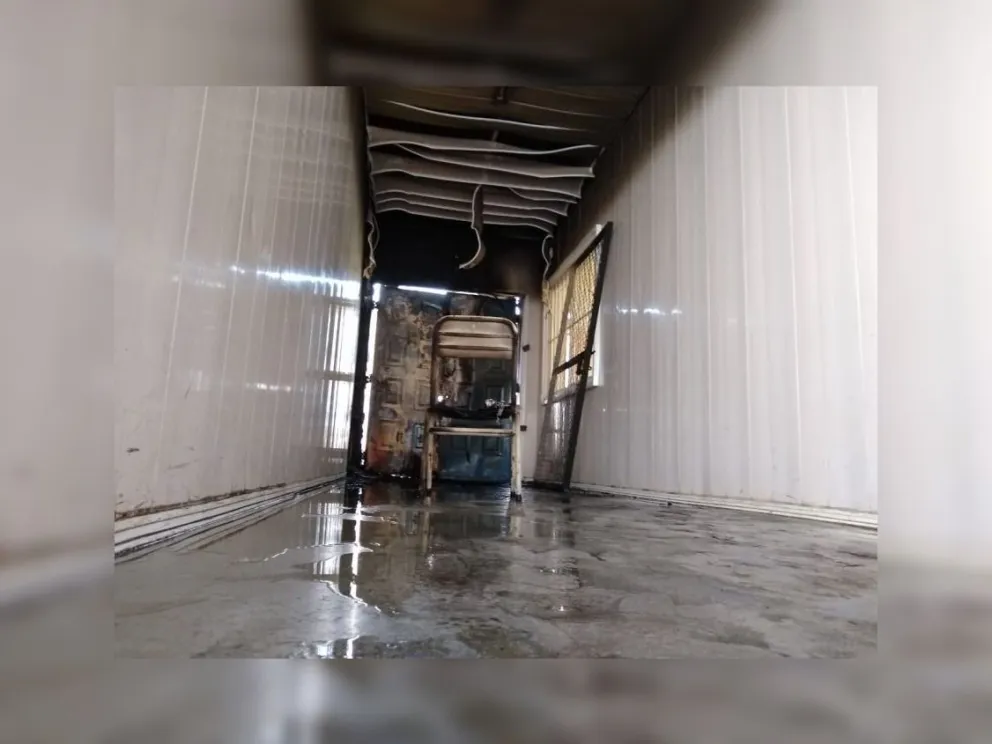 Indignante: incendiaron intencionalmente a una escuela de barrio Solidaridad