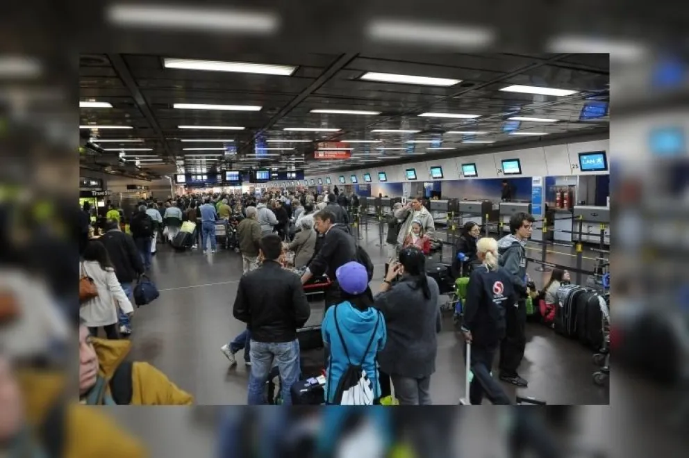 Ahora: anunciaron paro de aviones. ¿Cuándo?