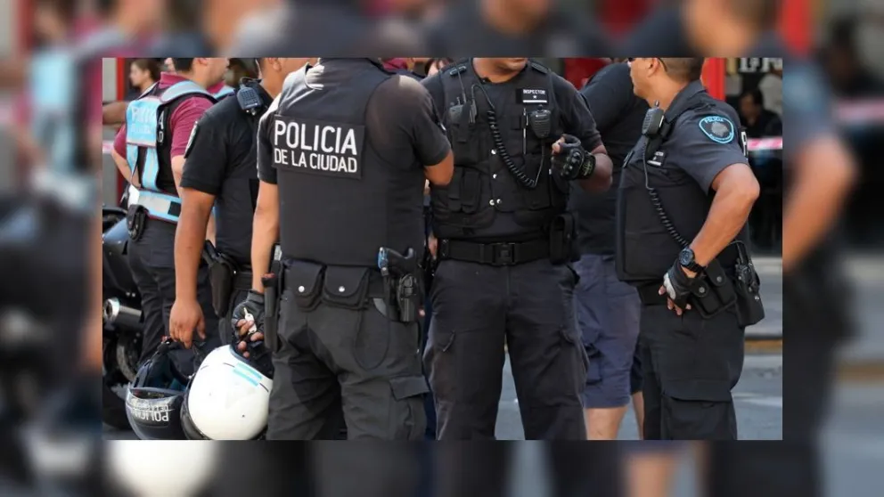 Exigen la cárcel para el policía que mató de una patada a un hombre