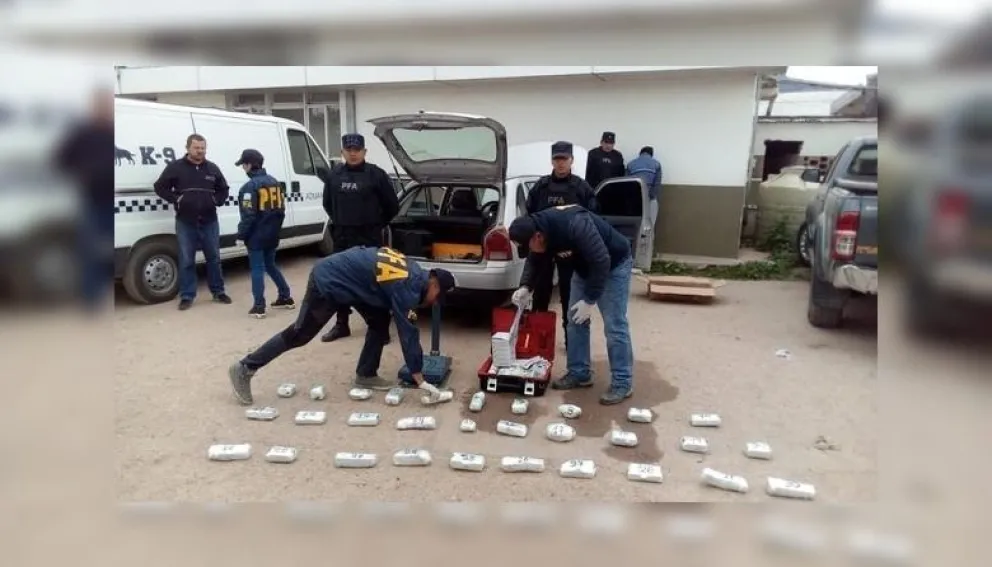 Hasta las manos: dos salteños detenidos por traficar marihuana y cocaína