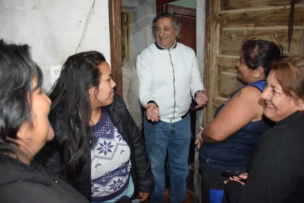 De punta a punta: a paso firme, Jorge Guaymás continúa recorriendo los barrios