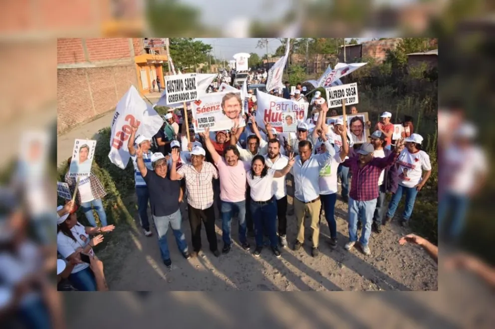 Gustavo Sáenz recorrió Hipólito Yrigoyen: lo acompañaron muchos salteños