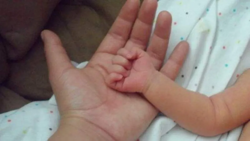 Horror: llegó borracha, se acostó sobre su bebito y lo mató