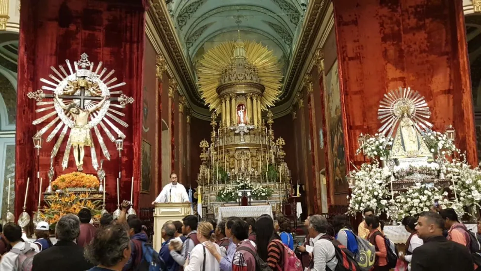 ¡Emocionante! El Milagro en Salta: Conocé cómo se hace el armado de las coronas del Señor y la Virgen del Milagro