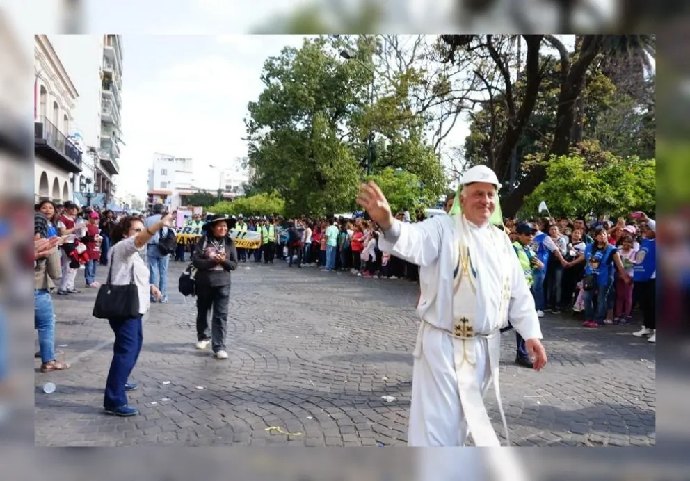 Se van sumando: tras la visita de Macri, el padre Dante Bernacki salió a retractarse
