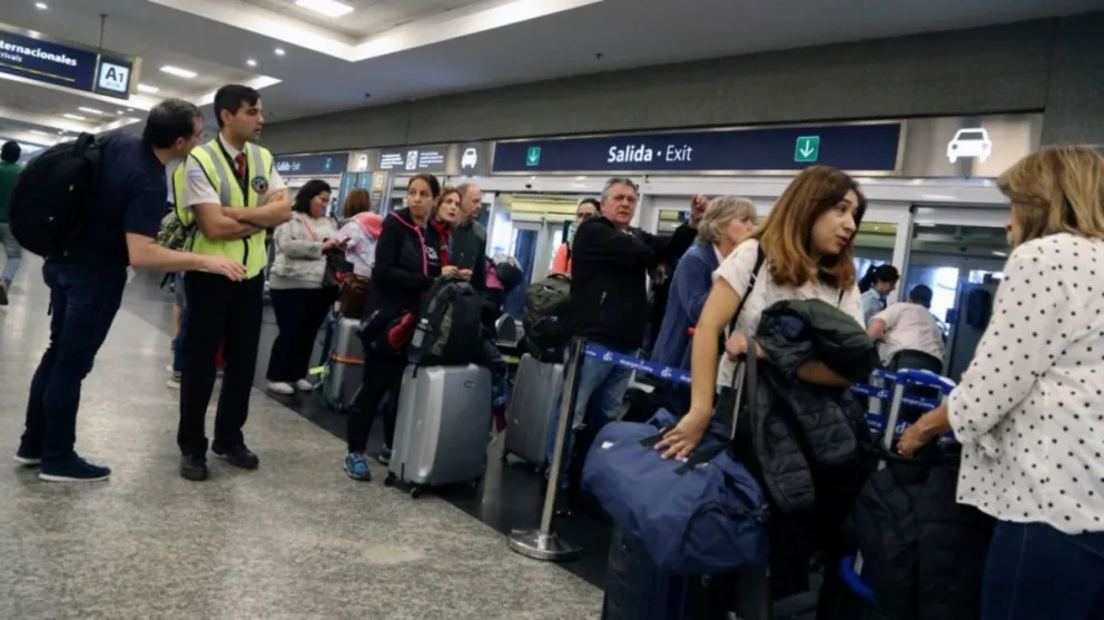 Tras una negociación a contrarreloj, se levantó el paro de pilotos