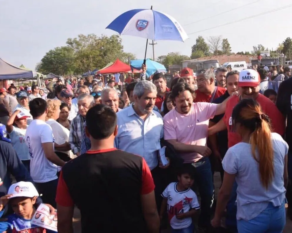 Gustavo Sáenz recorrió las calles de Tartagal: “Estamos donde hay que estar, que es al lado de la gente”