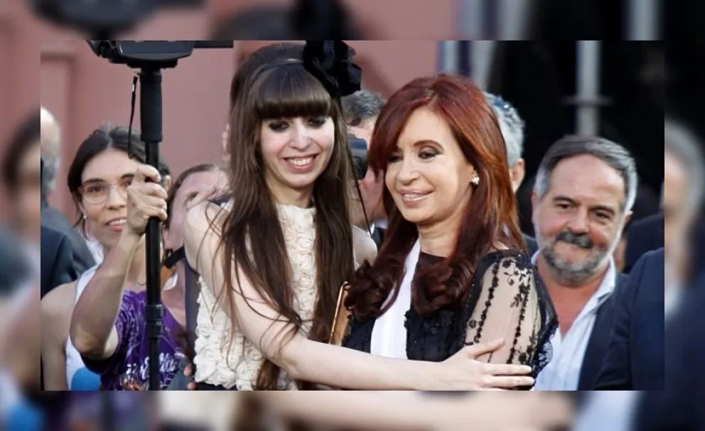 Buenas nuevas: vuelve al país Florencia Kirchner