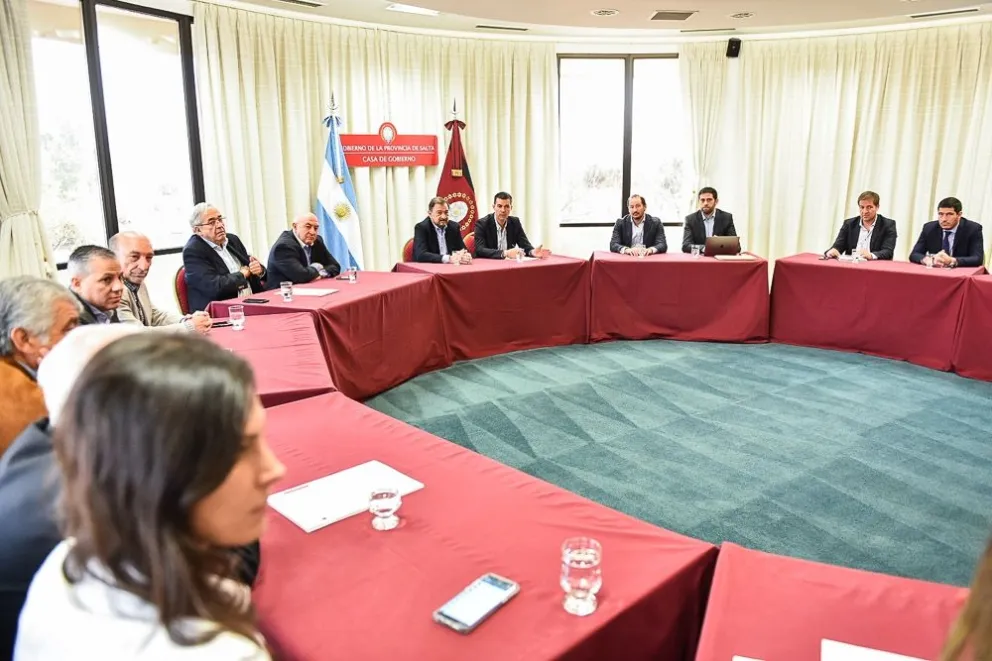 Juan Manuel Urtubey encabezó una nueva reunión del Gabinete