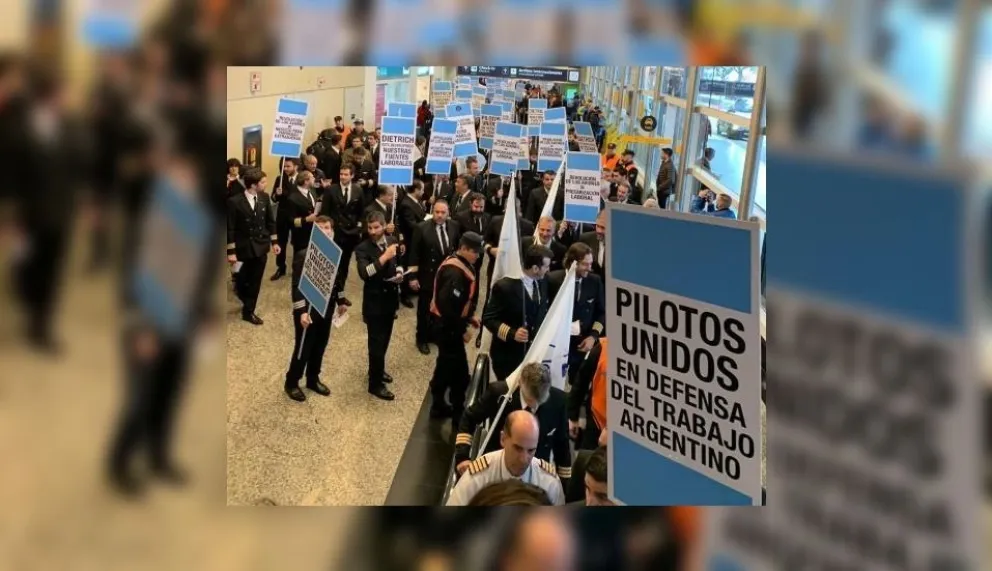 Decidieron continuar con el paro de aviones: durísimo comunicado