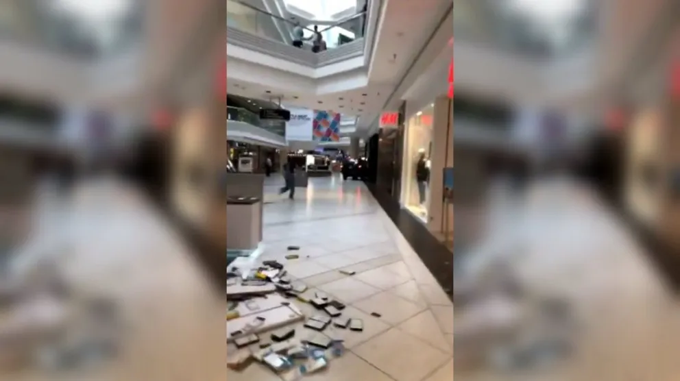 Pánico en Chicago: entró una camioneta al shopping. ¿Atentado?