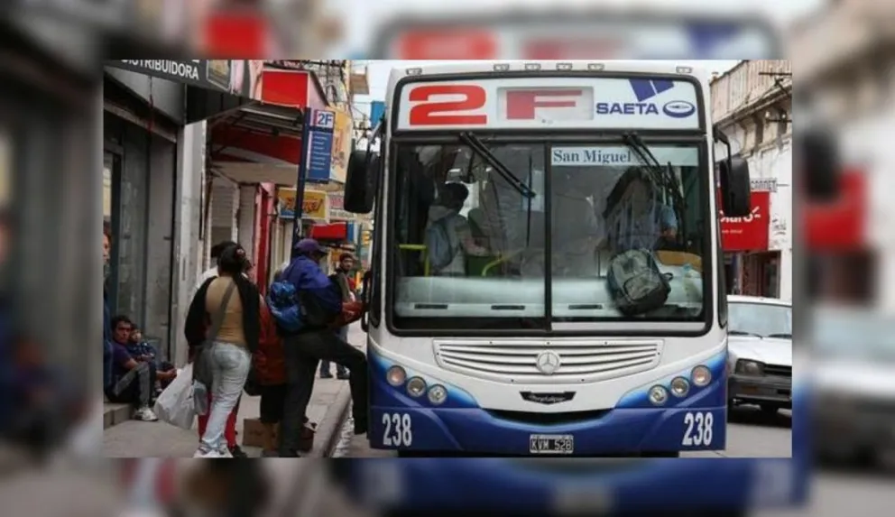 Terrible: un colectivero salteño protagonizó un gran choque