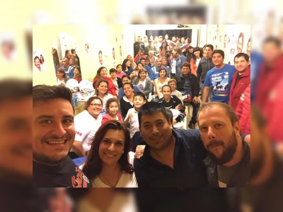 Las madres de B° Jardín tuvieron un gran festejo junto a Mónica Juárez y Francisco Benavídez