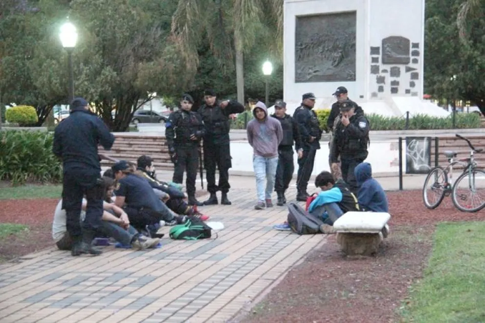 Salteño fue "pescado" vendiendo drogas en la plaza