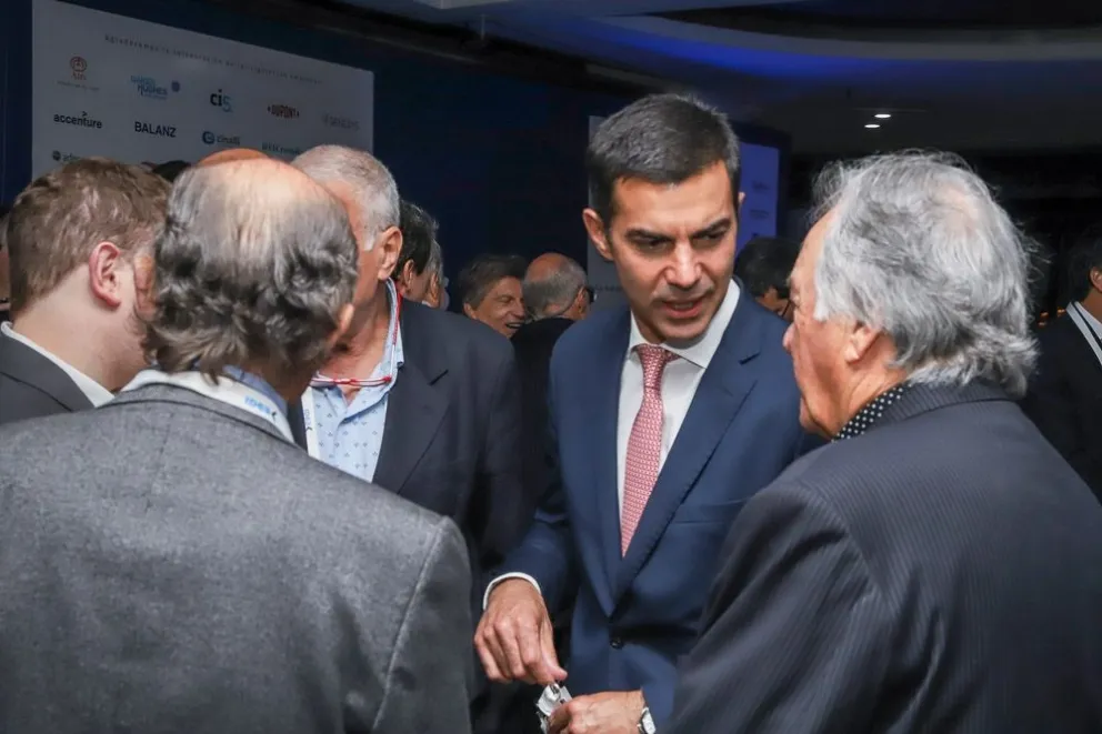 Urtubey: “Argentina tiene que recuperar la actividad productiva y salir de la especulación financiera"