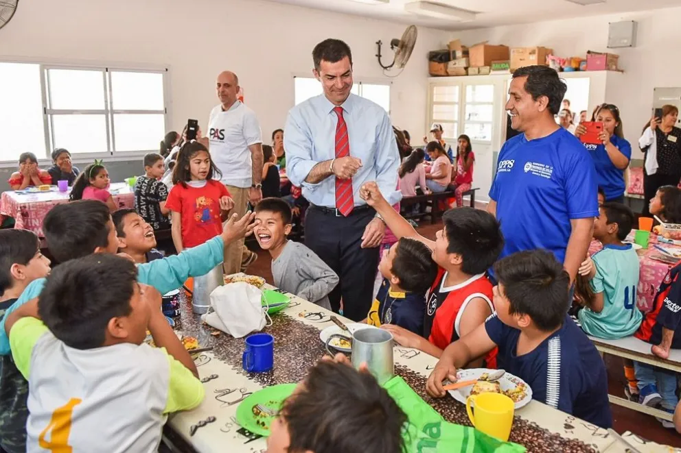 Plan alimentario salteño: Urtubey visitó la escuela Leopoldo Lugones. Conocé cómo va el plan