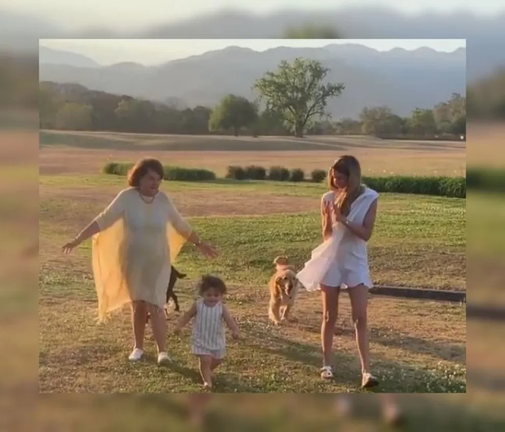 ¡Amor del más puro! Las tiernas postales de Isabel Macedo junto a su madre y Belita