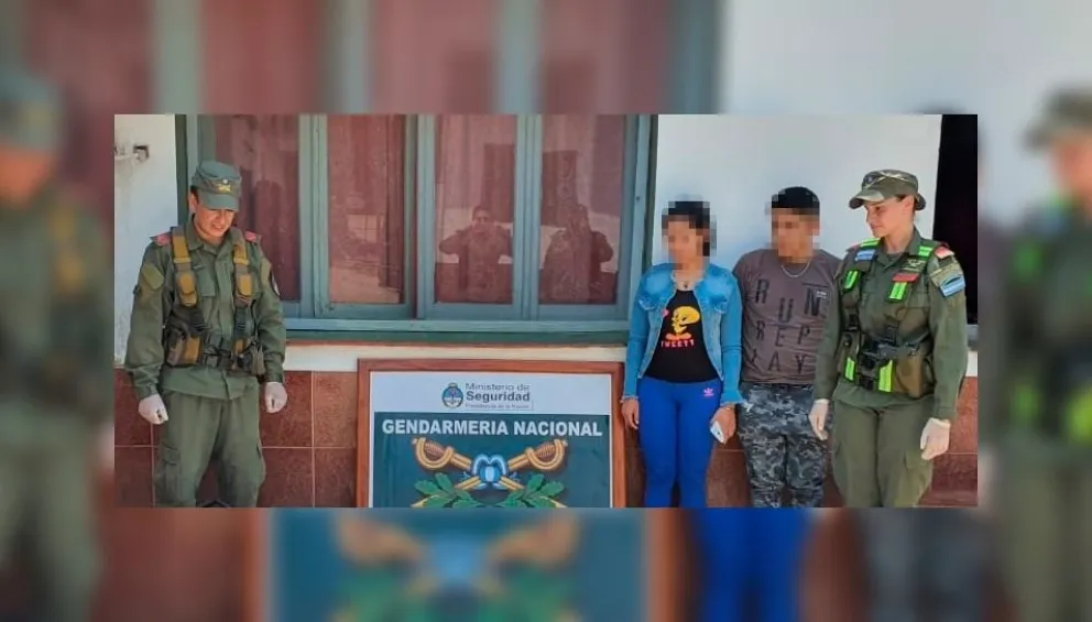 No aprenden: Gendarmería entró al baño y se encontró con algo inesperado