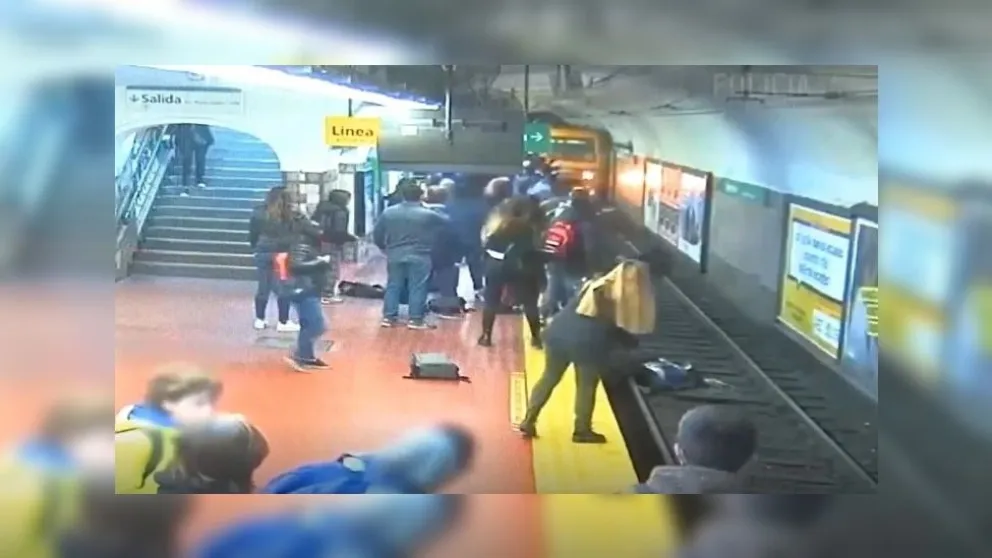 VIDEO. Estremecedor: ocurrió un milagro en el subte