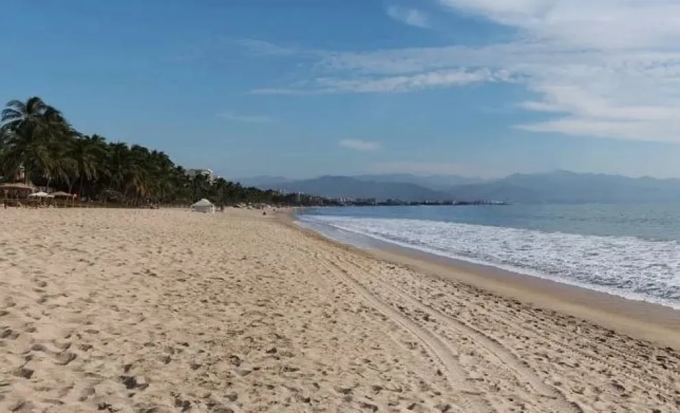 Caminaba por la playa con su madre, y encontraron algo espeluznante: “Quedé entumecida…”