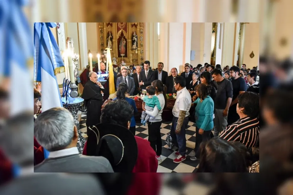 VIDEO. El obispo José Demetrio Jiménez fue despedido en Cafayate