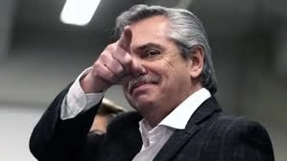 Del enojo a la esperanza: el cambio de estrategia de Alberto Fernández para el segundo debate