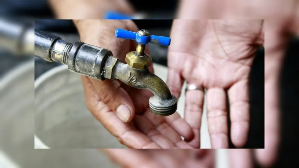 Los vecinos de zona oeste están indignados con Aguas del Norte: soportan el calor sin agua