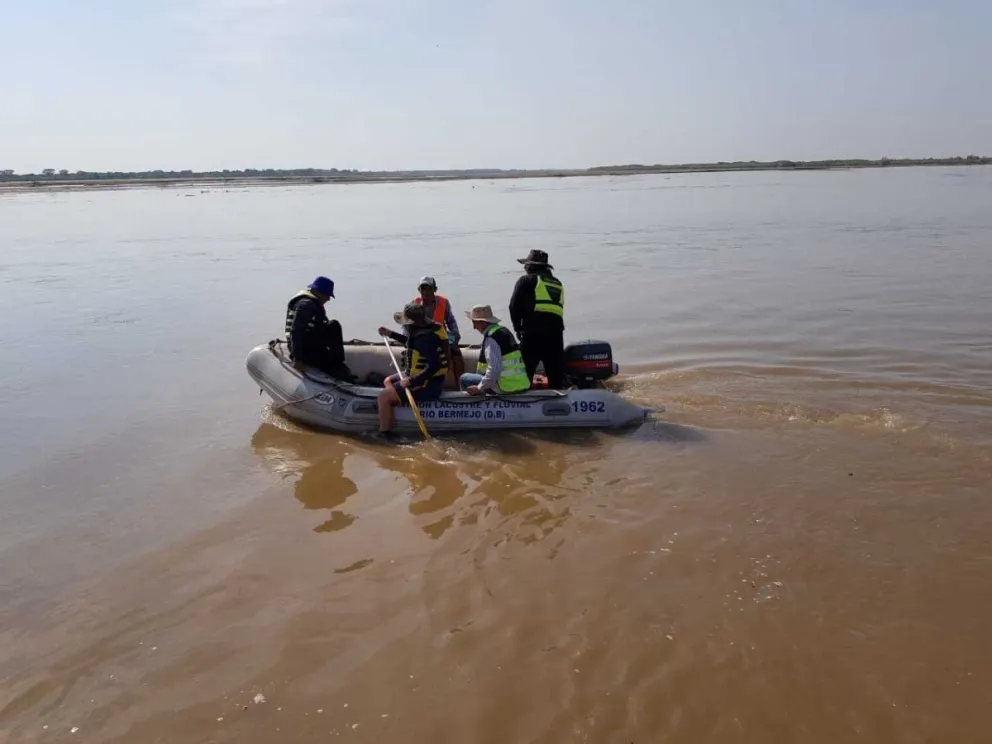 Miedo y desesperación en el río bermejo: una mujer se metió y fue arrastrada por la corriente