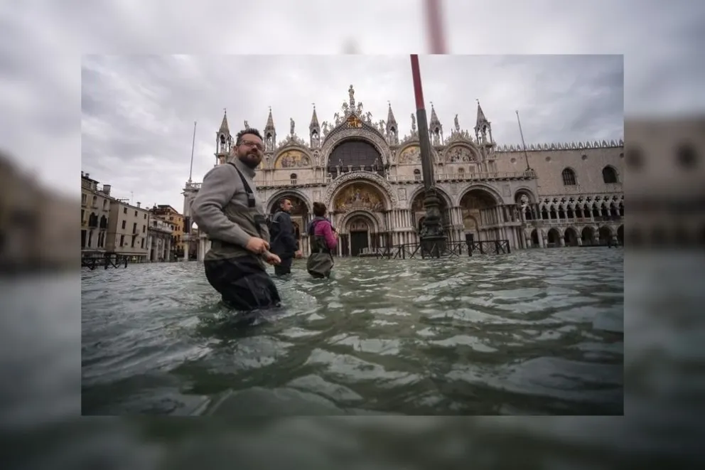 Horror en Venecia: el agua se los está "tragando"
