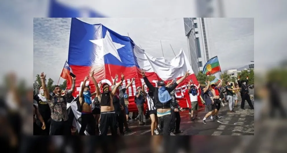 Chile sigue un caos: represión y protestas