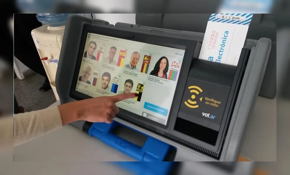 ¡Gravísimo! Encontraron máquinas de votos en la casa de una concejal
