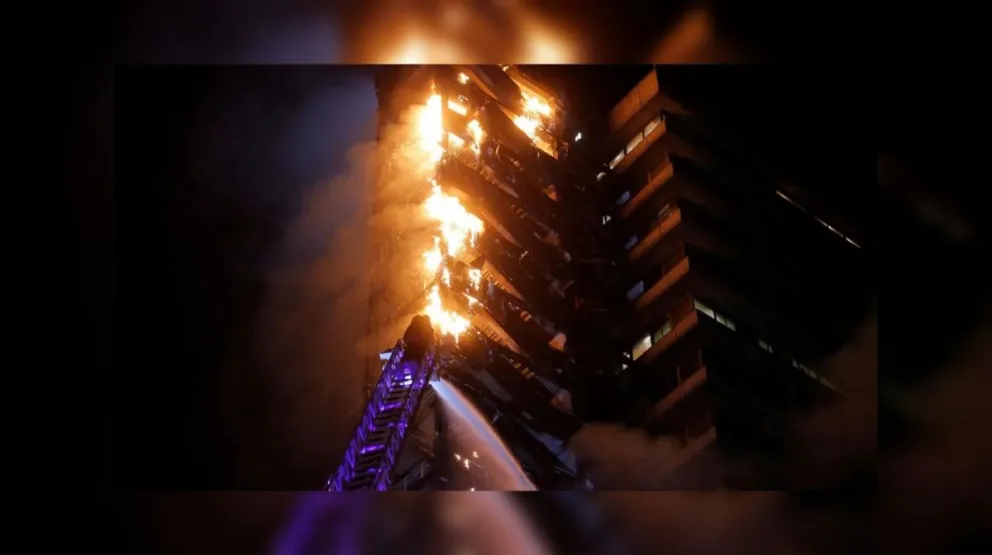 Tensión en Chile: malvivientes provocaron un incendio de todo un edificio