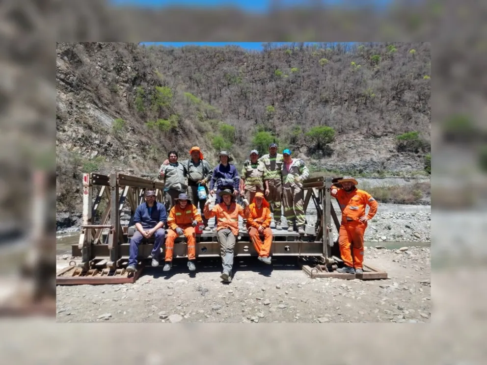 Aplausos: el puente que une Los Toldos con Bolivia fue reemplazado